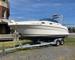 2001 Sea Ray 240 Sundancer Cuddy