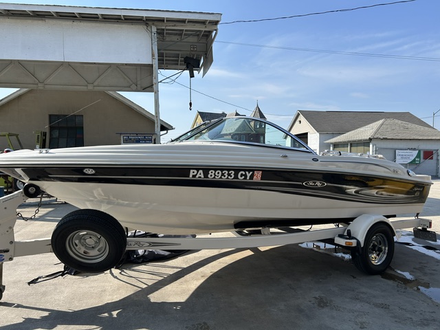 2004 Sea Ray 180 Sport 1